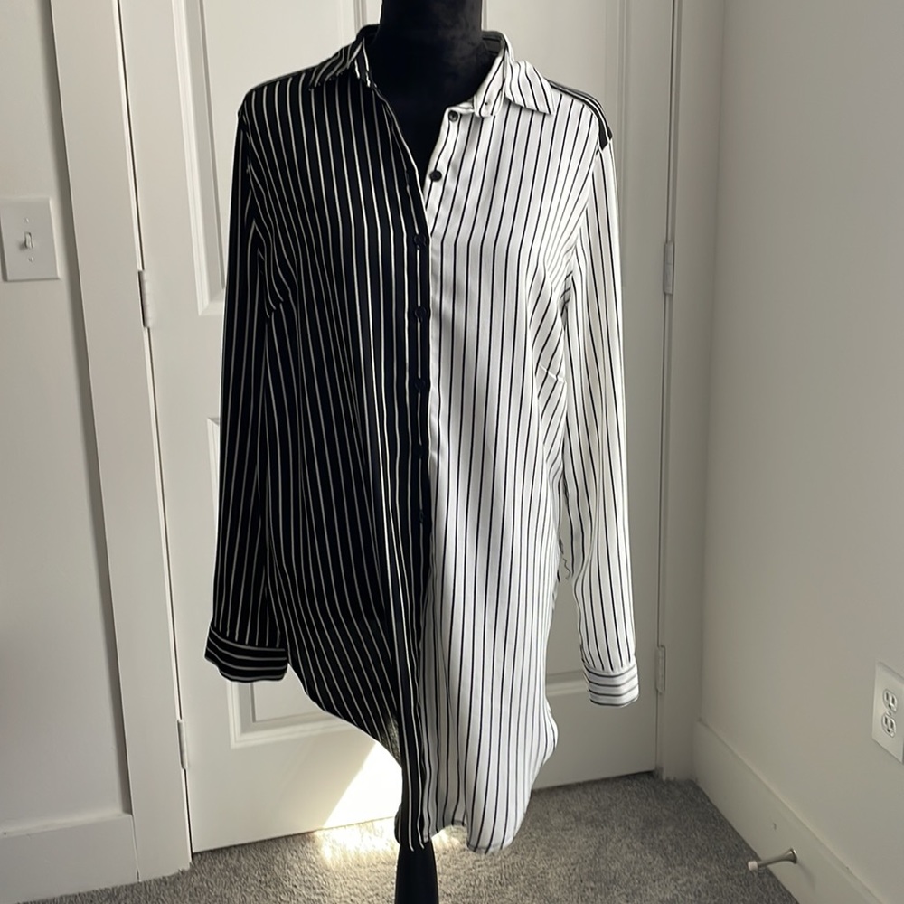 Akira- L- Blouse